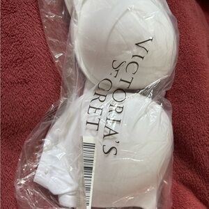 Victoria's Secret bombshell White Bra